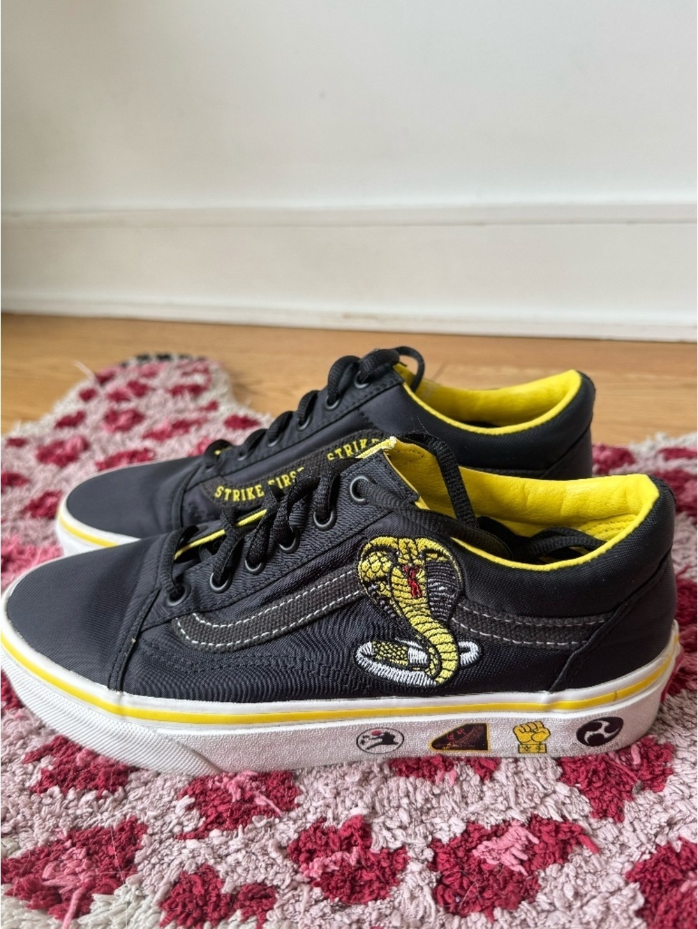 Vans Snake Embroidered Old Skool Sneakers, Karate Kid, EUC, Men 5 / Women 6.5